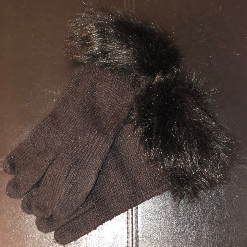 NEW LISTING! Vintage Faux Fox Fur Knit Gloves
